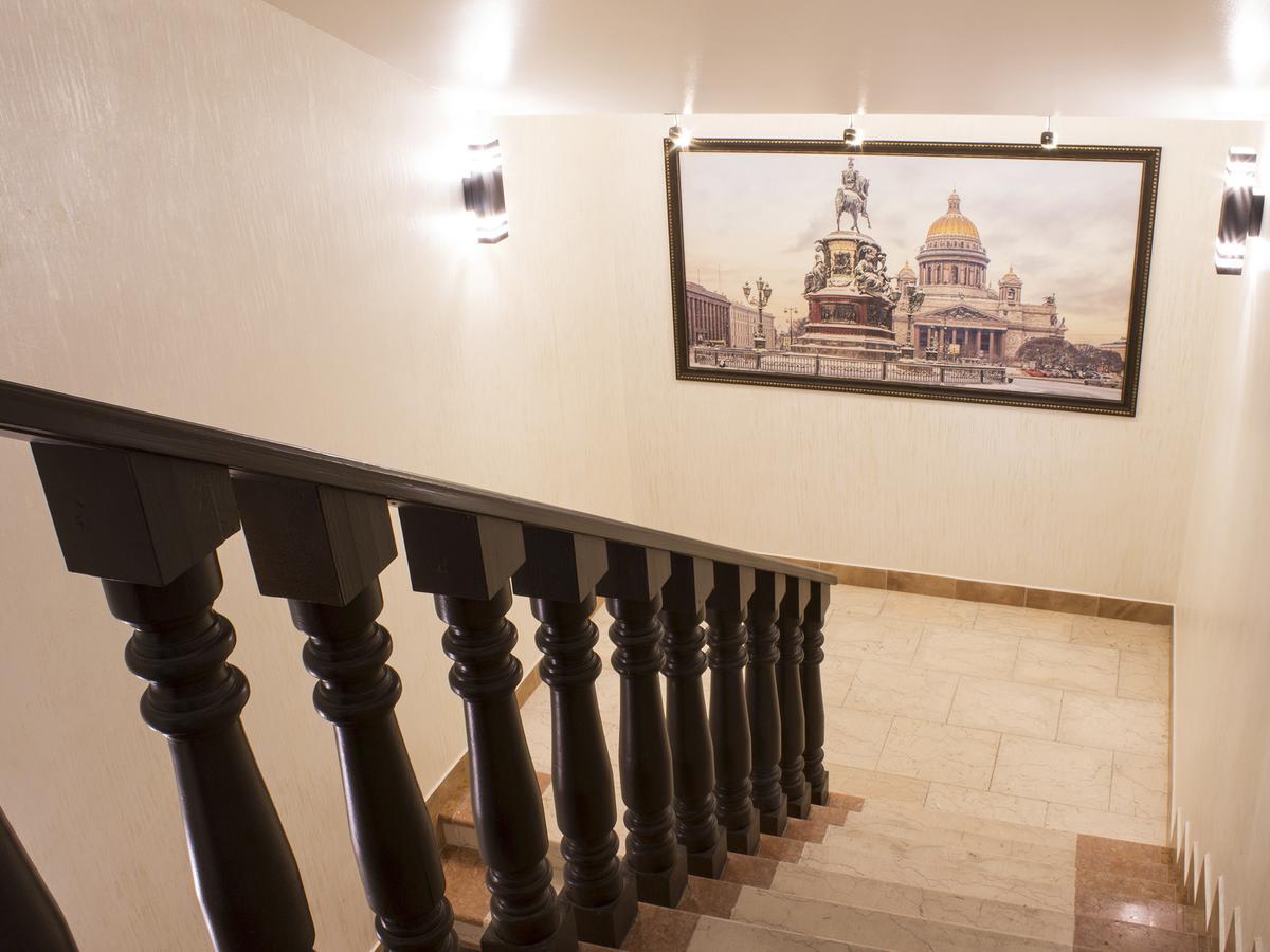Сакрома. Гостиница Винтаж Калуга. Отель Винтаж СПБ пр Обуховской.